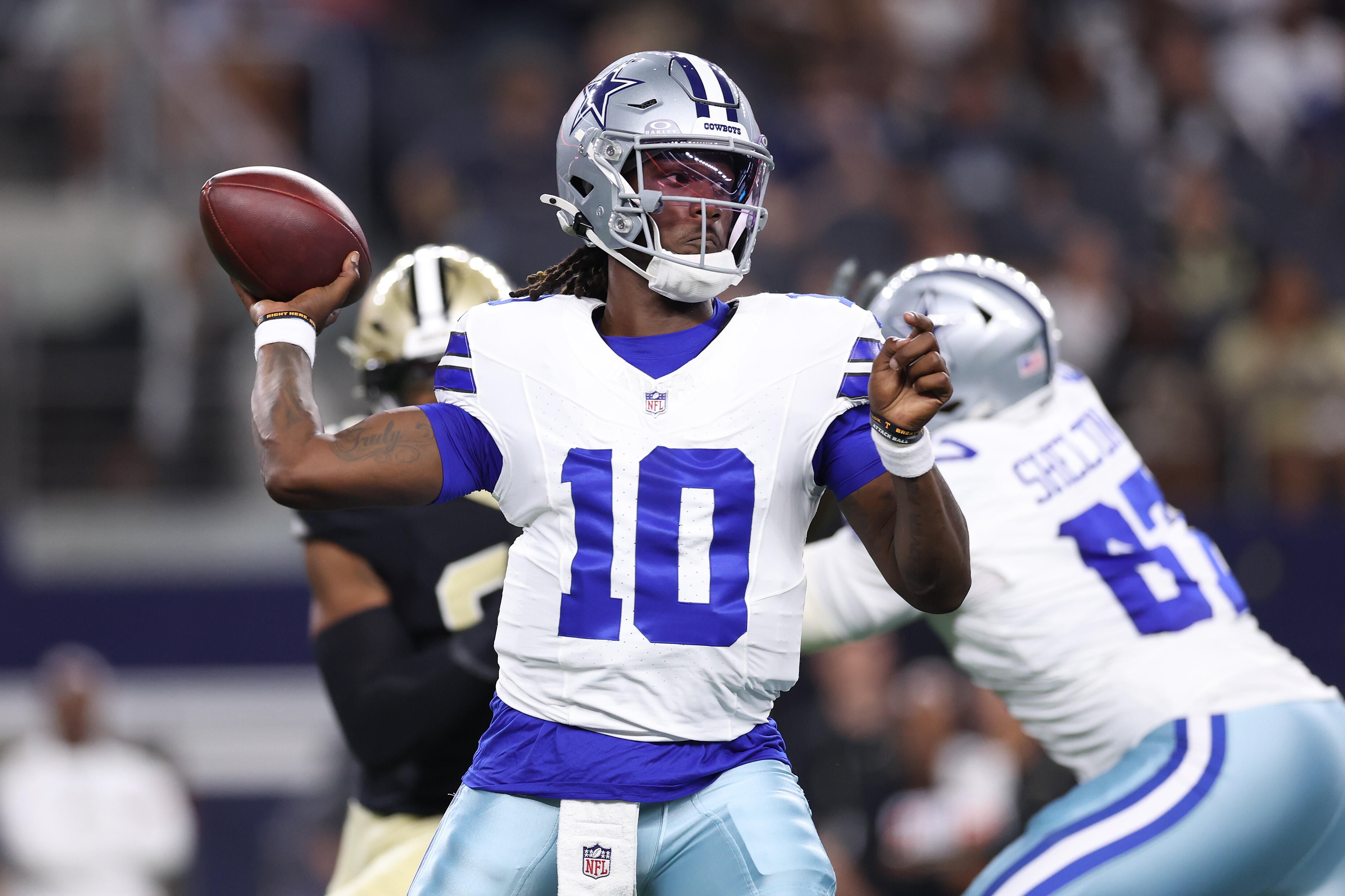After one of the worst defensive seasons in franchise history, the Dallas Cowboys front office embarked on the most aggressive defensive rebuild of the Jerry Jones era, reshaping the roster through a new coordinator hire, bold trades, and a…