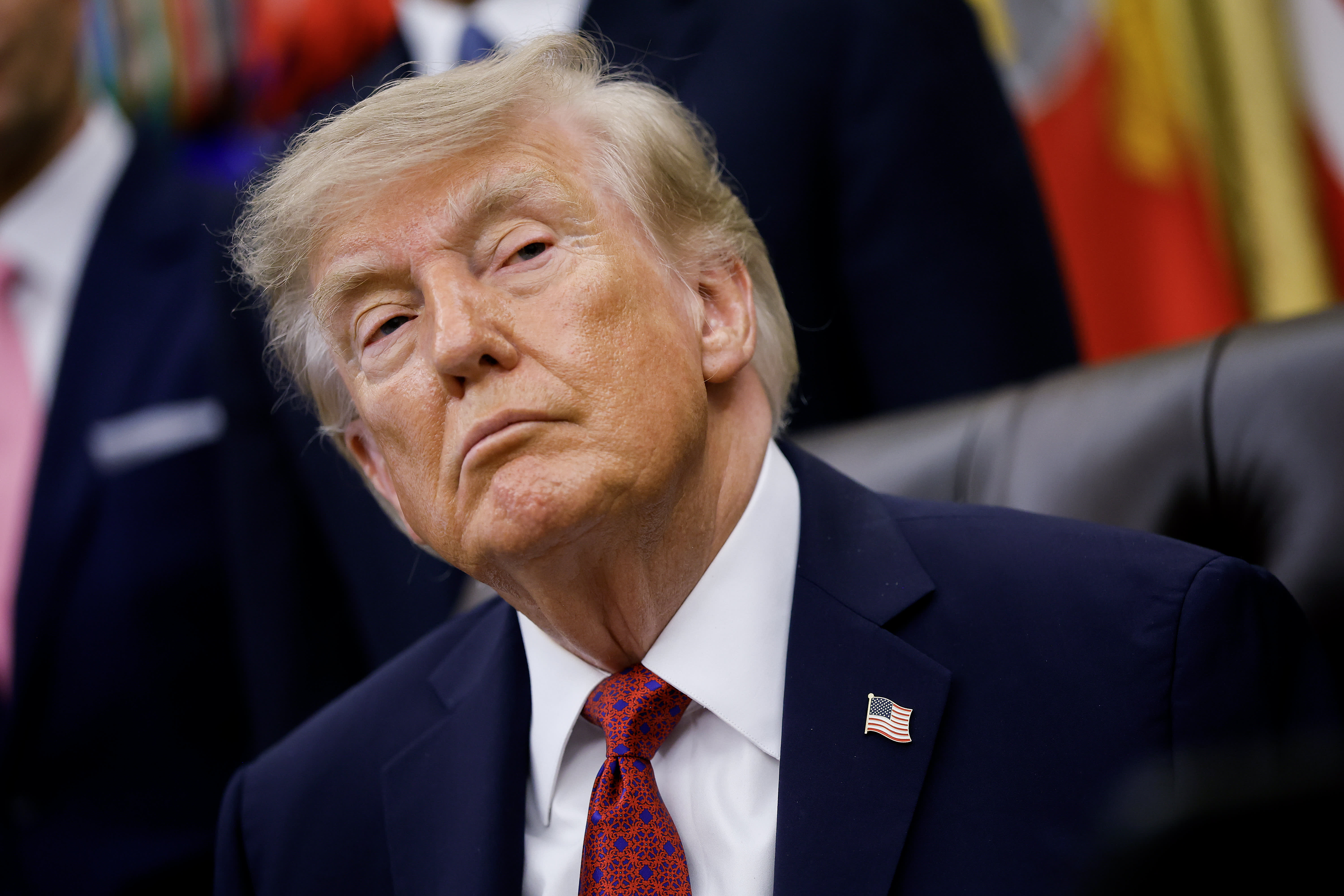 Bloomberg, citing Rapidan Energy Company data, has warned that a closure of the Strait of Hormuz could push the global economy toward a recession comparable to the 2008 financial crisis, raising the stakes for diplomatic efforts to de-escal