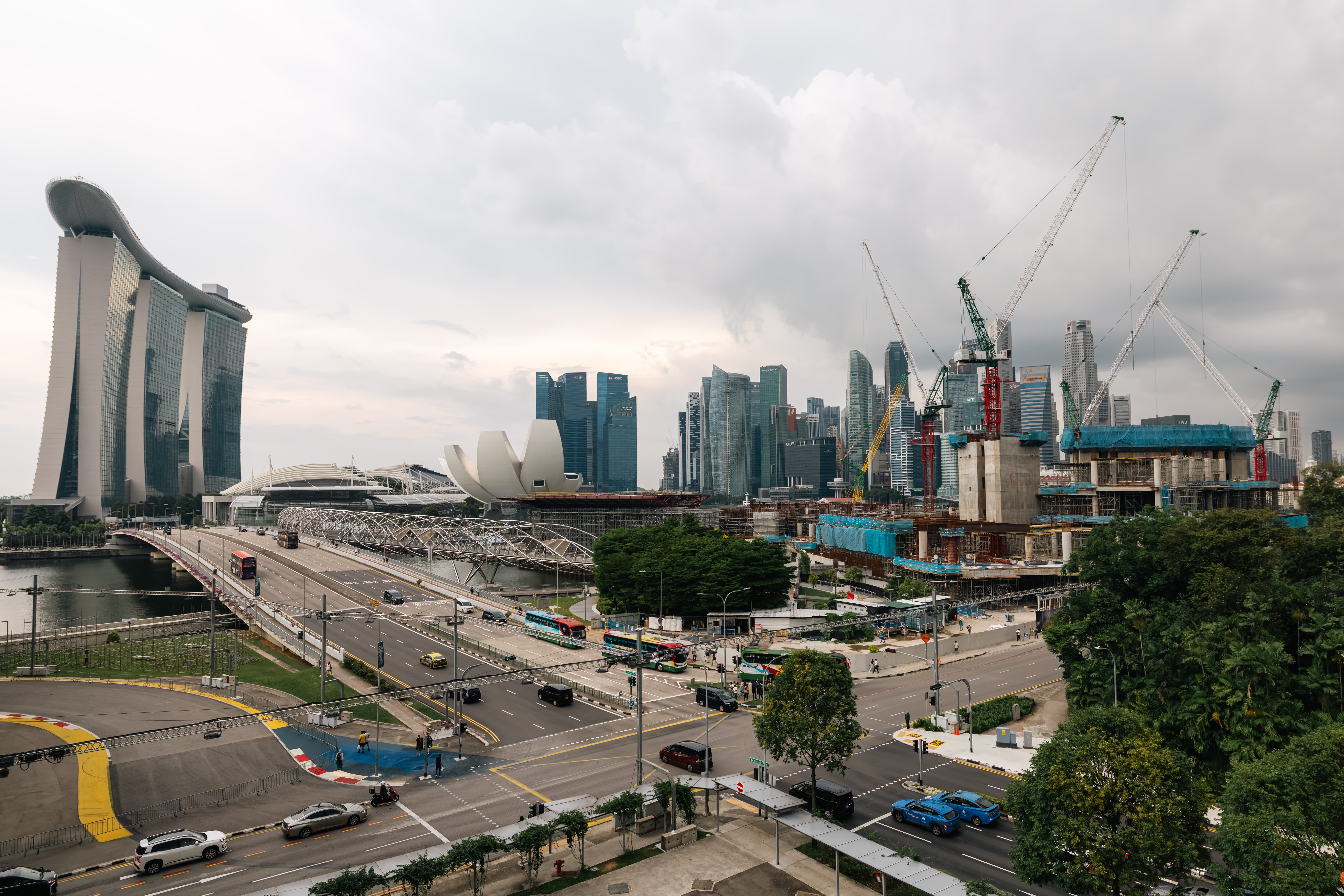 The US Defence Secretary boarded the Wasp-class assault ship USS Boxer at the Port of Singapore on 29 May 2026, publicly praising its crew after intense training — then departed into meetings that produced no public record.