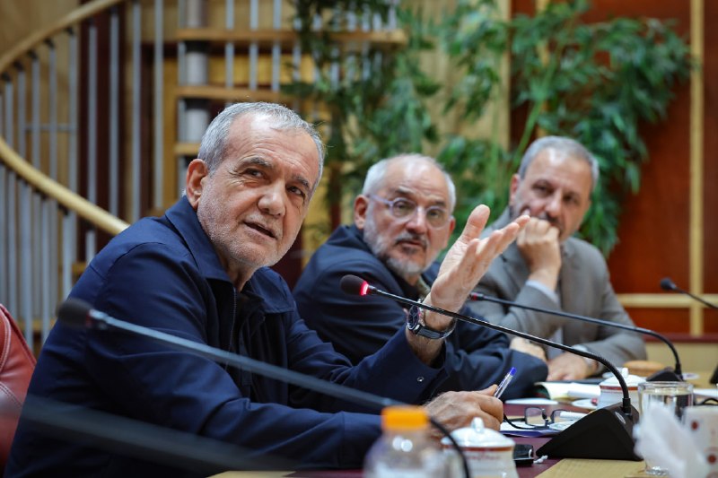 A meeting of Iranian academics and medical professionals convened in Tehran on 10 June 2026, where doctors briefed President Masoud Pezeshkian on domestic-capacity strategies under sanctions.
