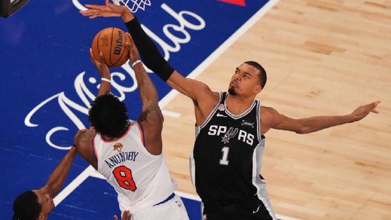 OG Anunoby and the New York Knicks celebrate their 29-point comeback win over the San Antonio Spurs in Game 4 of the 2026 NBA Finals, played on 10 June 2026.
