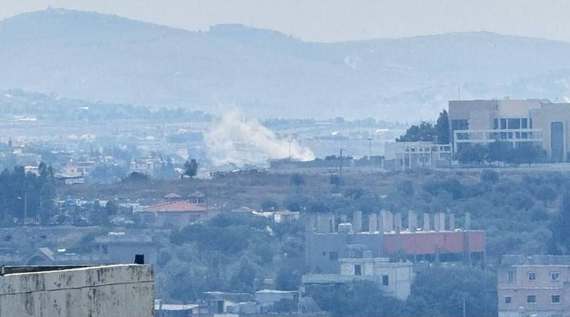 An Israeli machine-gun burst near a roadside excavator in Nabatieh al-Fawqa killed one Lebanese man and wounded two others on 23 June.