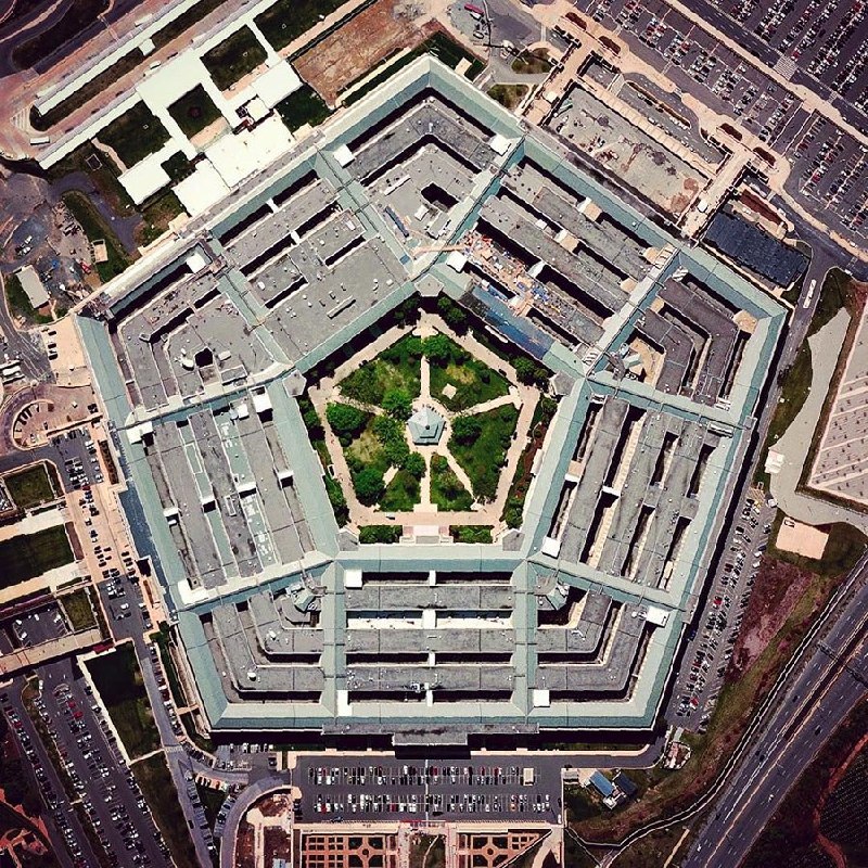 A January 2025 executive order curbing defence-contractor capital returns is back in the headlines the same week Caracas counts 164 dead and the White House scraps a signing for a bipartisan housing package.