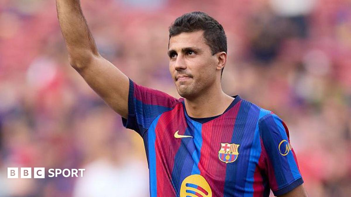 Spain set up a quarter-final with the winner of USA vs Belgium after a tight Iberian derby settled late.