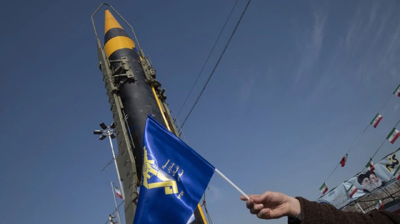CBS News digital graphic showing a headline about Trump officials' concerns regarding the pace of missile usage in Iran, alongside a thumbnail of a male anchor.
