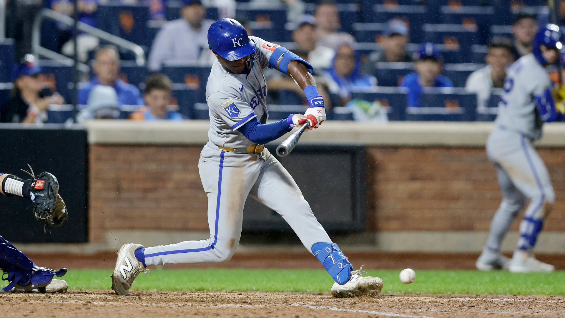 A career .247 hitter with no home runs at the major-league level has matched a 75-year-old mark, reaching 12 consecutive plate appearances with a hit in a 16-12 Royals win over the Mets.