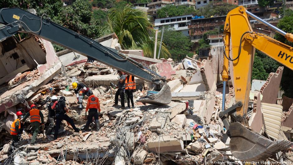 Caracas updates a rising death toll from the July 15 quake while the defunct exchange prepares another distribution to former customers.