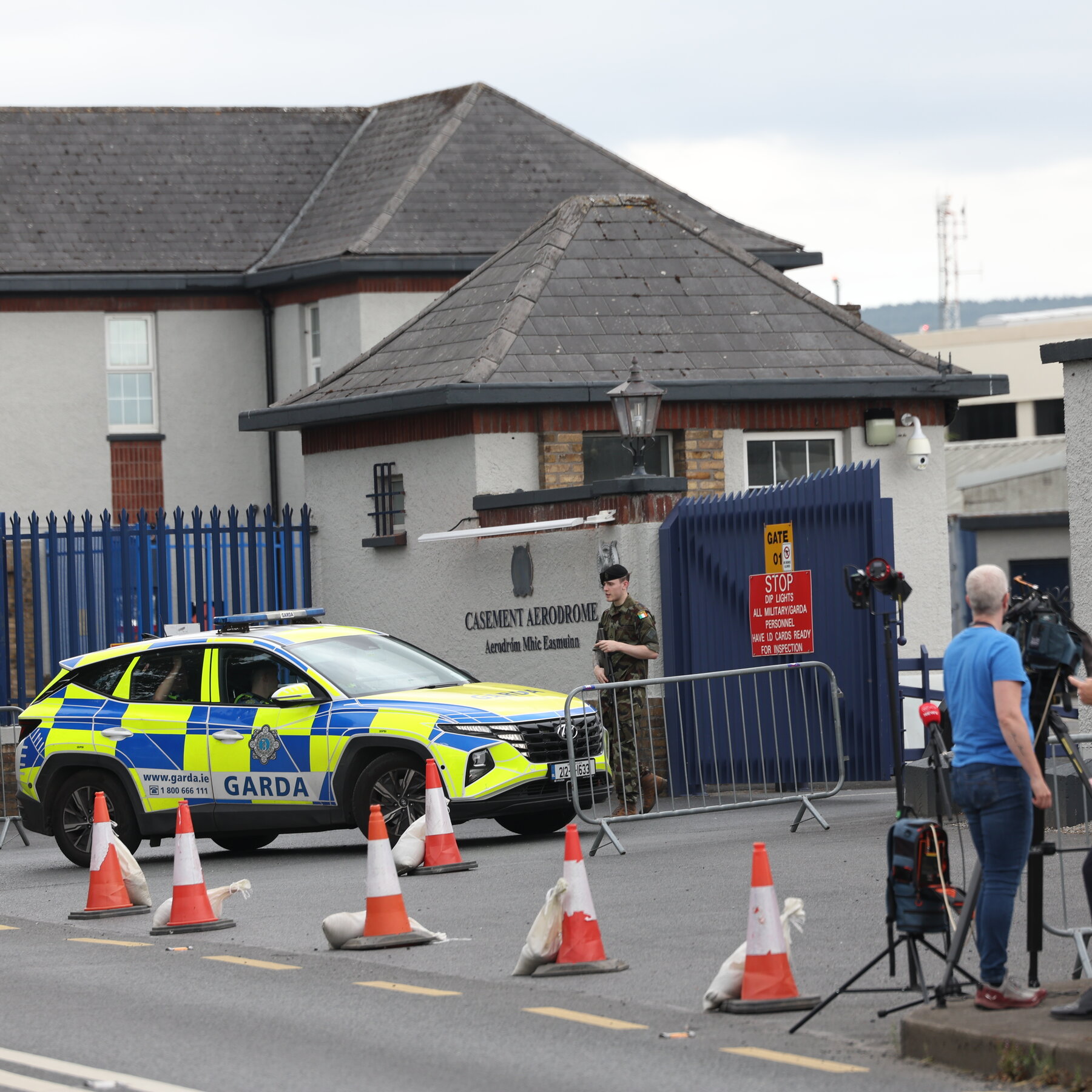 Daniel Kinahan, accused of leading a family crime syndicate, was flown from Dubai to Dublin on an Irish government jet on Sunday, according to The New York Times.