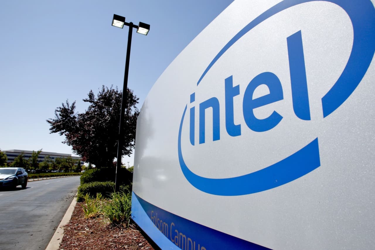 MarketWatch file image accompanying its report on Intel's enlarged $20 billion stock offering, dated 11 August 2026.