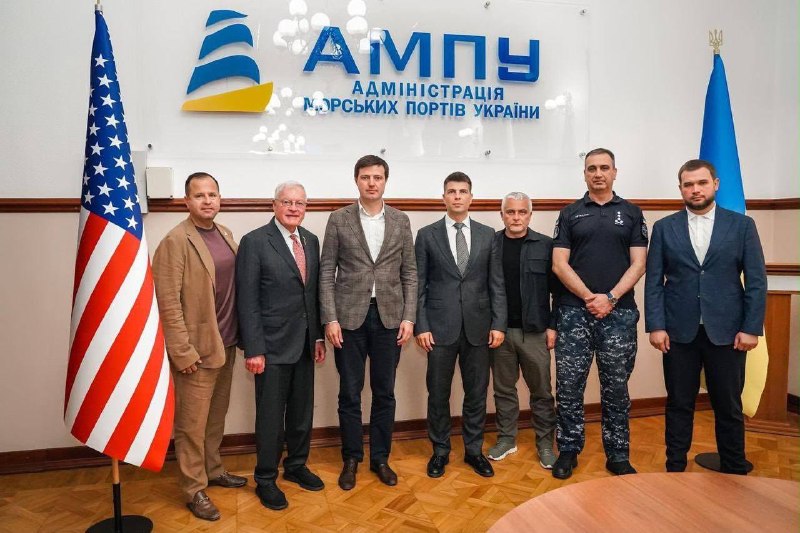 A U.S. delegation, including former Trump envoy Keith Kellogg, tours Odesa Commercial Sea Port ahead of Ukraine's Independence Day, 21 August 2026.