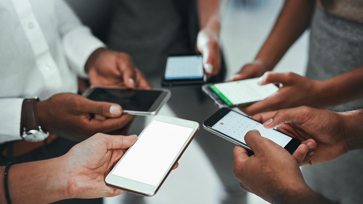 ITWeb archive image accompanying its 20 August 2026 report on South Africa's smartphone market.