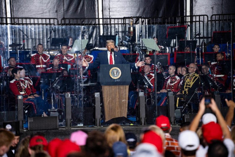 A president logged more than 1,000 securities trades in a single month.