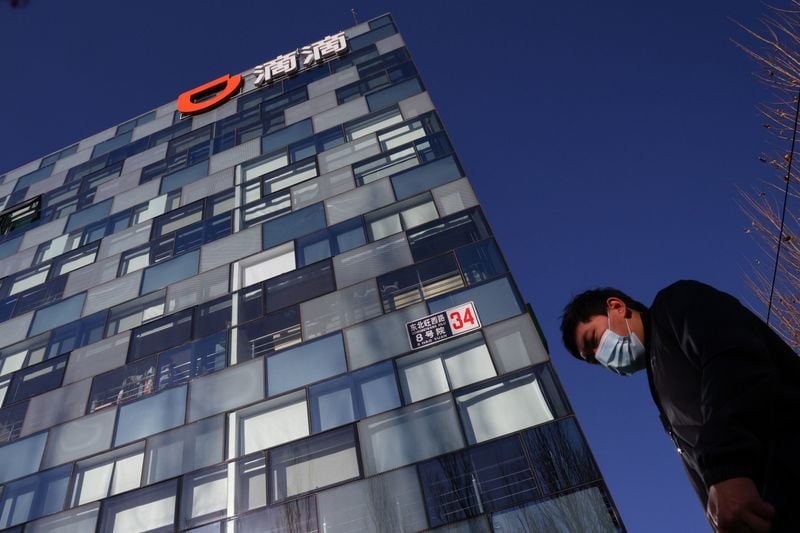 Didi-branded vehicles in operation; the company is reported to be planning an Argentine investment of more than US$200 million.